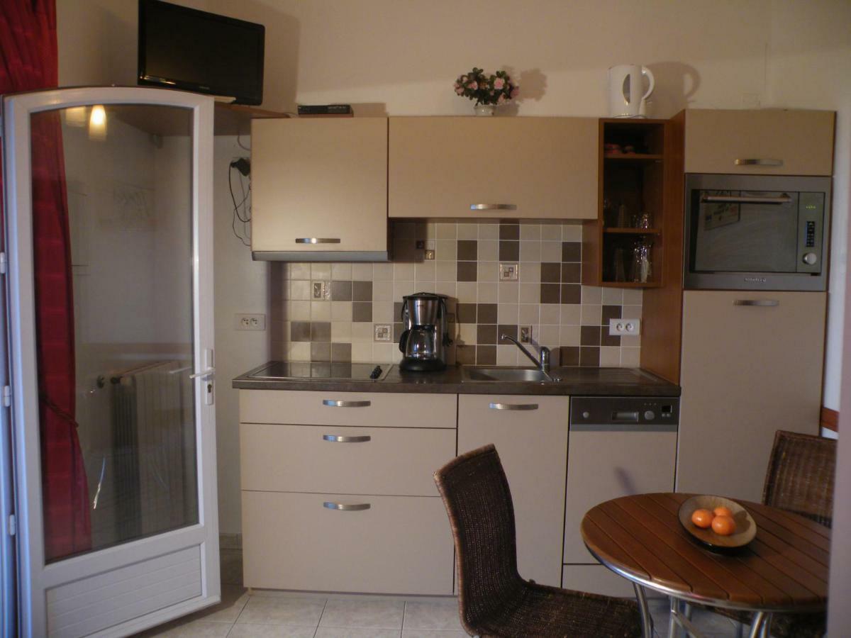 Liamone Fuer 3 Personen , 400 M Vom Strand, Pool, Klimaanlage Sagone (Corsica)